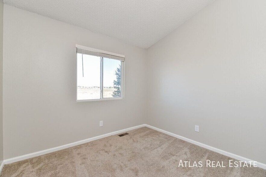 Building Photo - 9138 Chieftan Dr