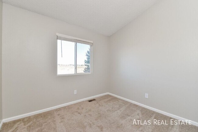 Building Photo - 9138 Chieftan Dr