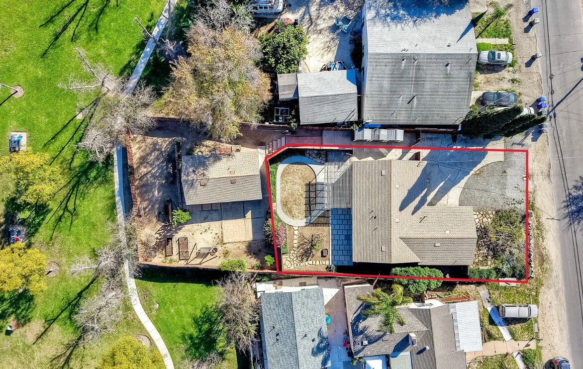 Building Photo - 2371 Berry St