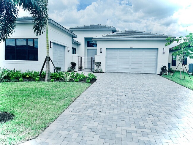 Building Photo - 12465 SW Crystal Cv Dr