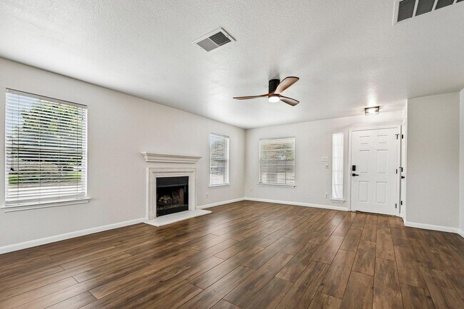 Building Photo - 231 Altamont St