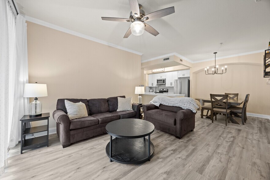 Building Photo - 10075 Gate Pky N