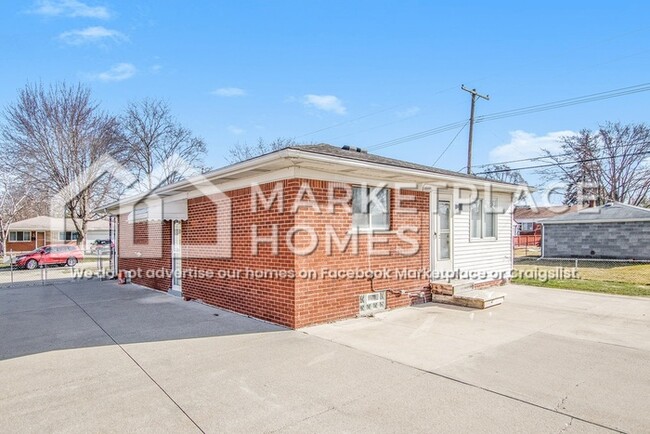 Building Photo - 5244 Bart Ave