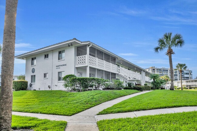 Primary Photo - Fantastic Lakefront in Maitland