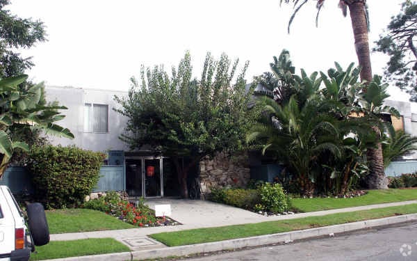 Building Photo - 10725 Acama St