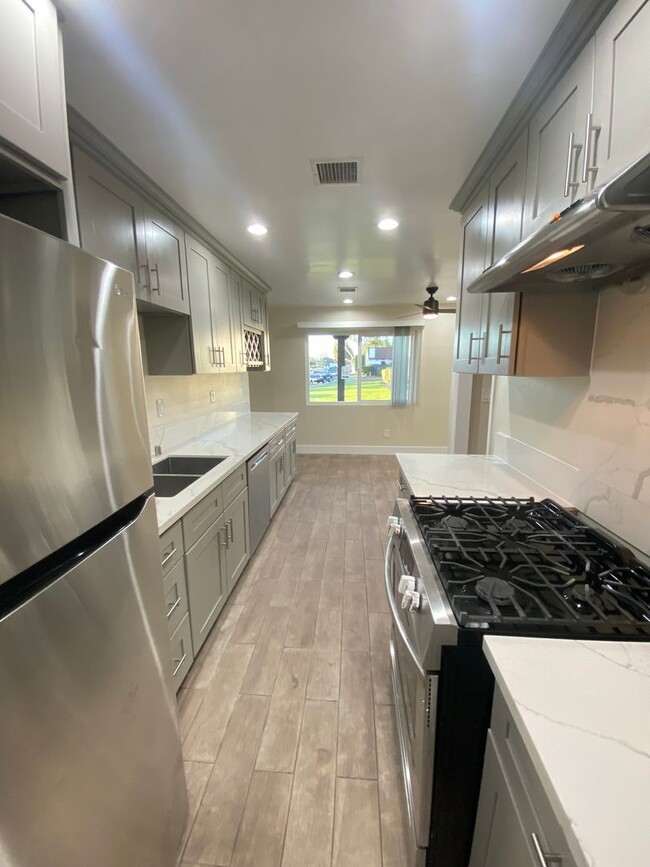 Building Photo - Beautifully Remodeled 3 Bedroom Anaheim Co...