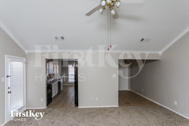 Building Photo - 312 Pin Oak Ln