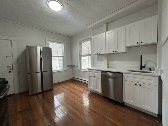 Building Photo - 357 Prospect St