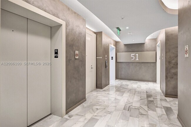 Building Photo - 1000 Brickell Plaza