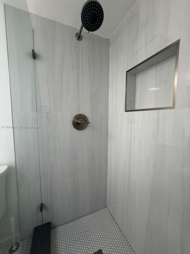 Building Photo - 301 SE 3rd St