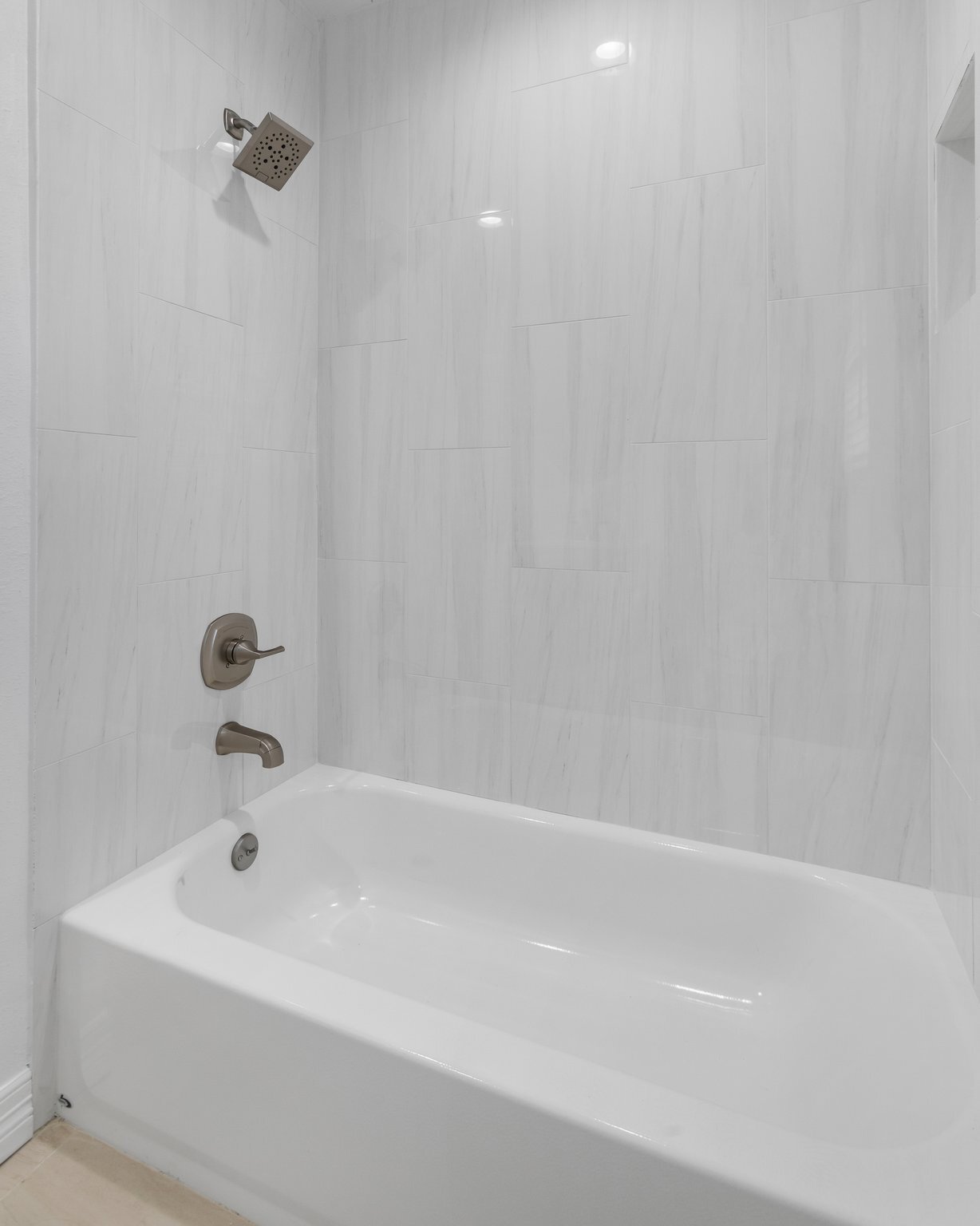 Building Photo - 6315 Thrush Dr