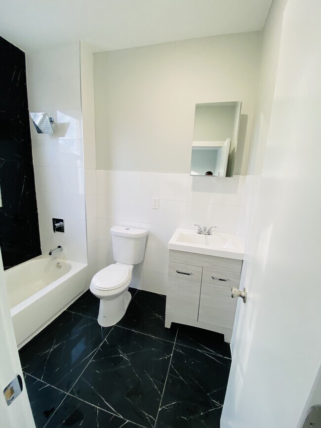 Building Photo - 791 S 15th St