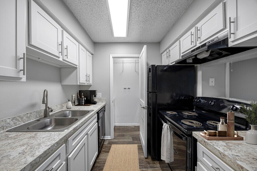 2 BR, 2BA-876 SF- Park at Walden Lake - Park at Walden Lake