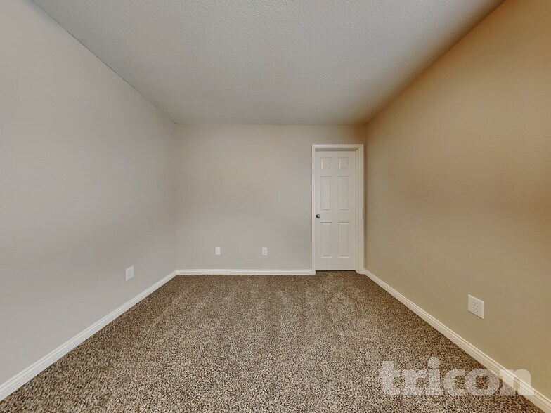 Building Photo - 1167 Fiesta Dr