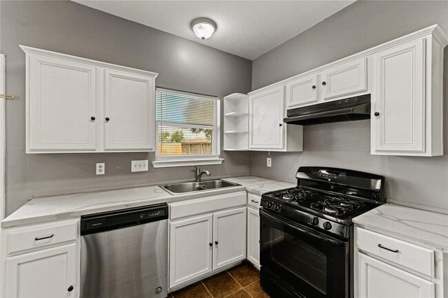 Building Photo - 5407 W Harrow Dr