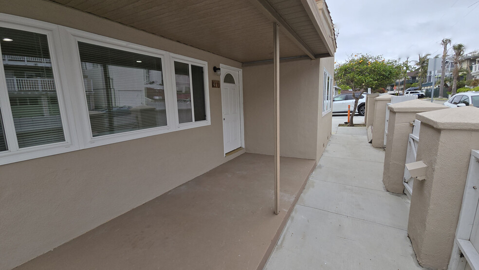 Front Entrance - 417 Ocean View Ave