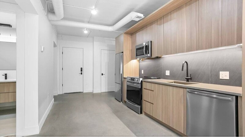 Building Photo - 267 Main St