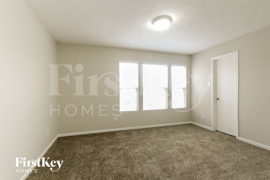 Building Photo - 6628 Westland Dr