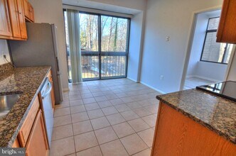 Building Photo - 2110 Green Watch Way