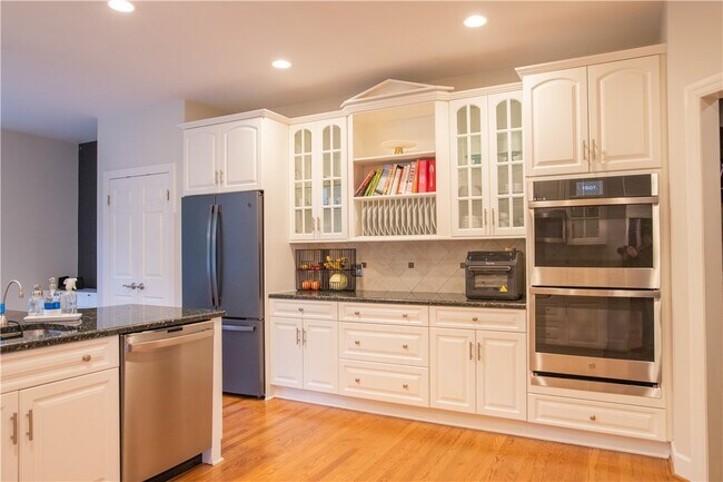 Building Photo - 52 Meadow Cove Rd