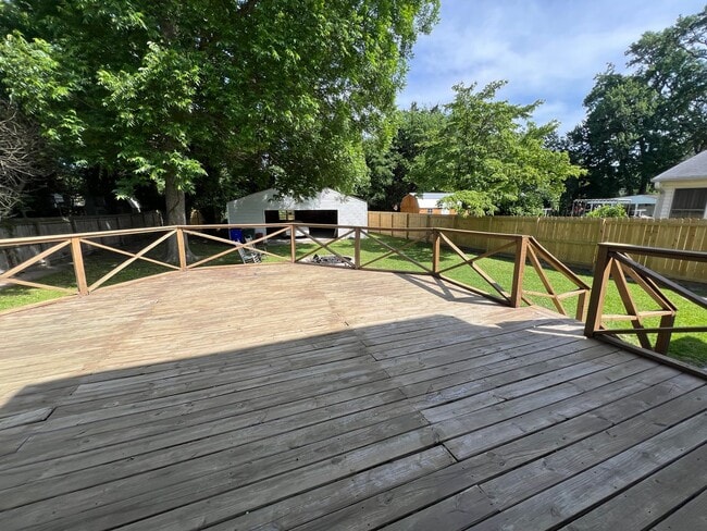 Building Photo - Mid - Century Modern Dream!   WILLOW TERRACE