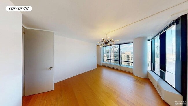 Building Photo - 525 E 72nd St