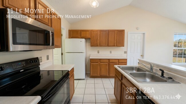 Building Photo - 11 Le Moyne Dr