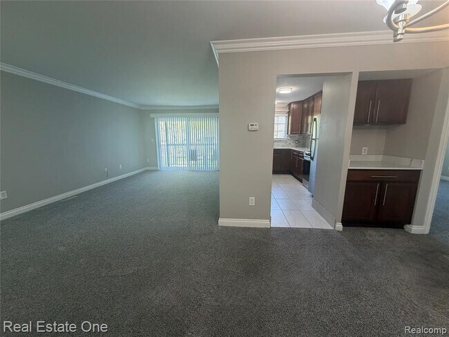 Building Photo - 3551 W 14 Mile Rd