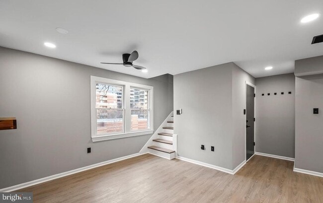 Building Photo - 1527 N Colonial Terrace