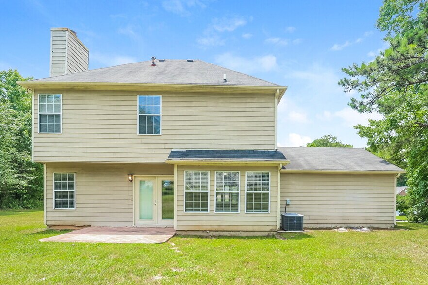 Building Photo - 375 Birchmere Close SW