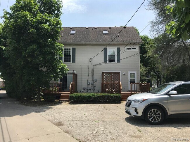 Building Photo - 1471 Bird Ave