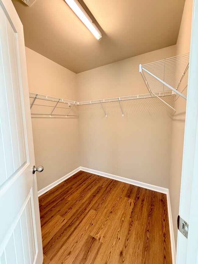 Building Photo - 3719 Landshire View Lane