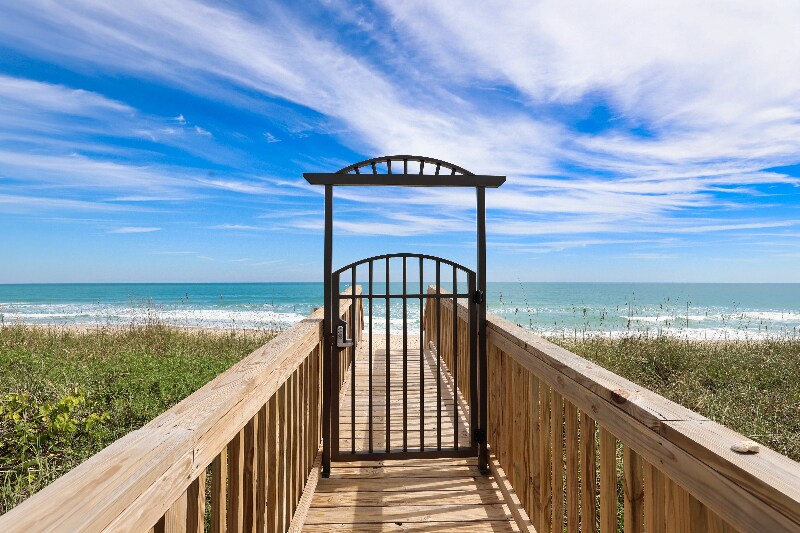 Building Photo - 4810 N Hwy A1A