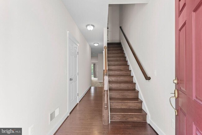 Building Photo - 207 Miles Hawk Terrace