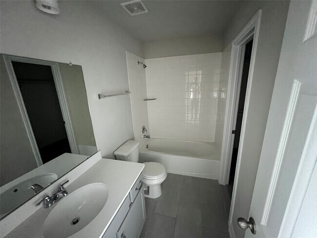 Building Photo - 2638 Settler Hl Dr