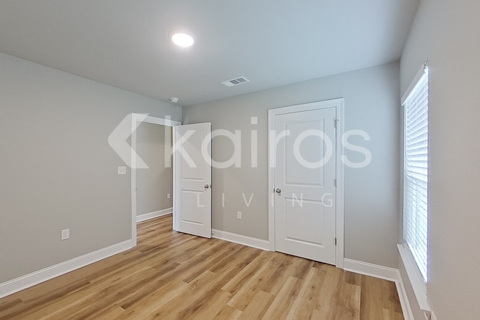 Building Photo - 13739 Pinyon Dr