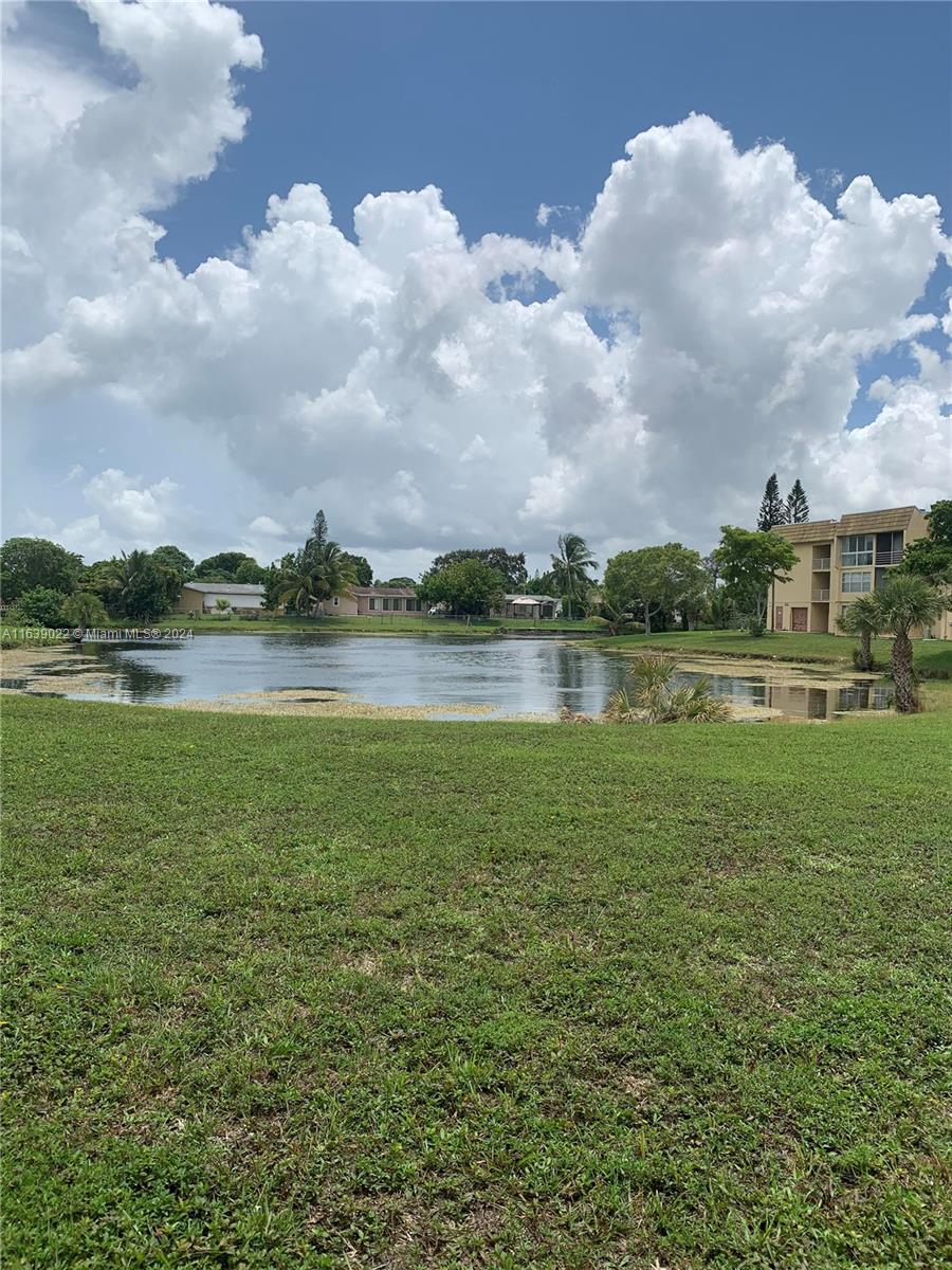 Building Photo - 8435 Sunrise Lakes Blvd