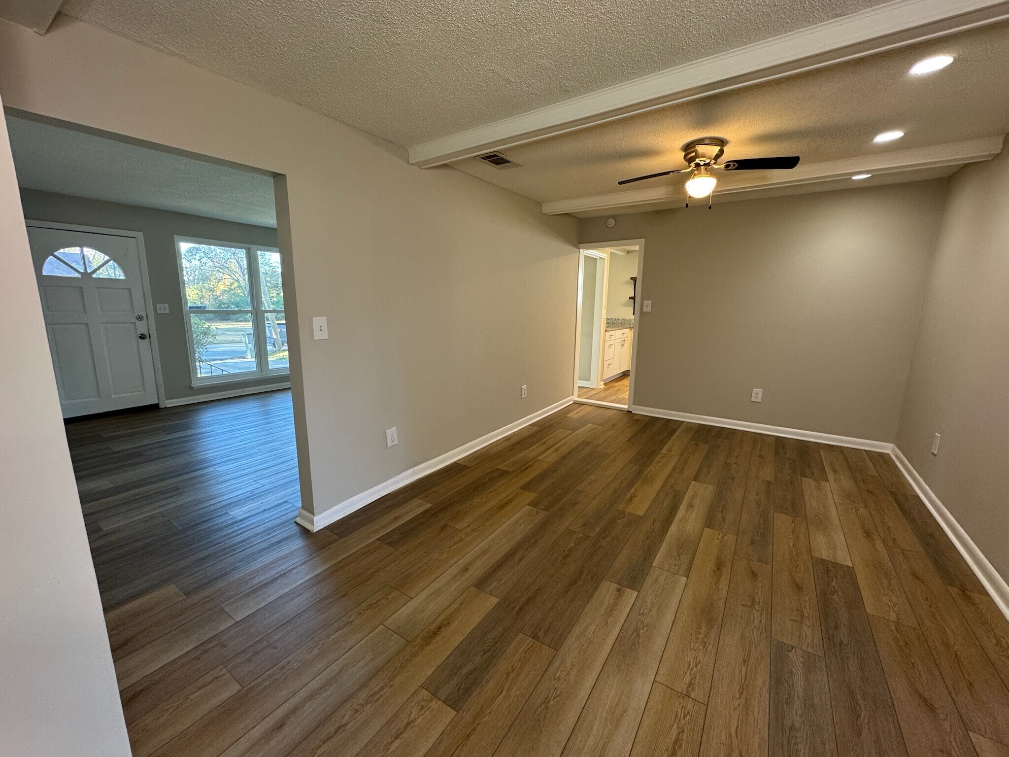 Building Photo - 2052 E 42nd St