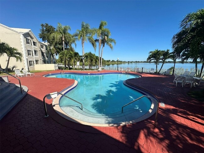 Building Photo - 2890 N Oakland Forest Dr