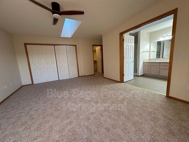 Building Photo - 200 Osprey Glen Rd