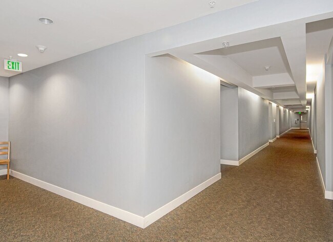 Building Photo - 2 Bed + 2 Bath Condo in the Belmont District Portland ~ Secured Garage Parking, Washer & Dryer in...