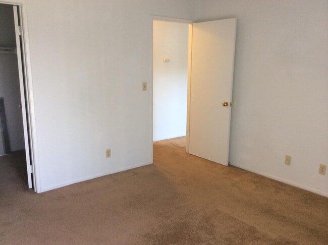Building Photo - 820 Coriander Dr