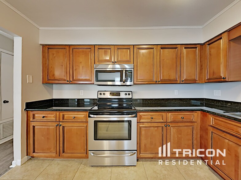 Building Photo - 1110 Estatewood Dr