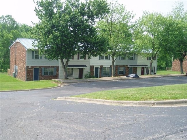 Building Photo - 720 Jersey Ridge Rd