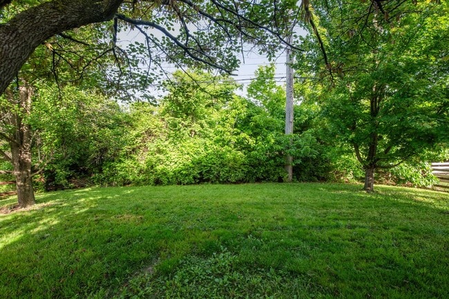 Building Photo - Lebanon- Beautiful 3 bed 2.5 bath home