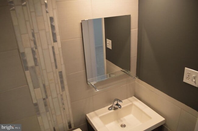 Building Photo - 10026 Fair Wds Dr