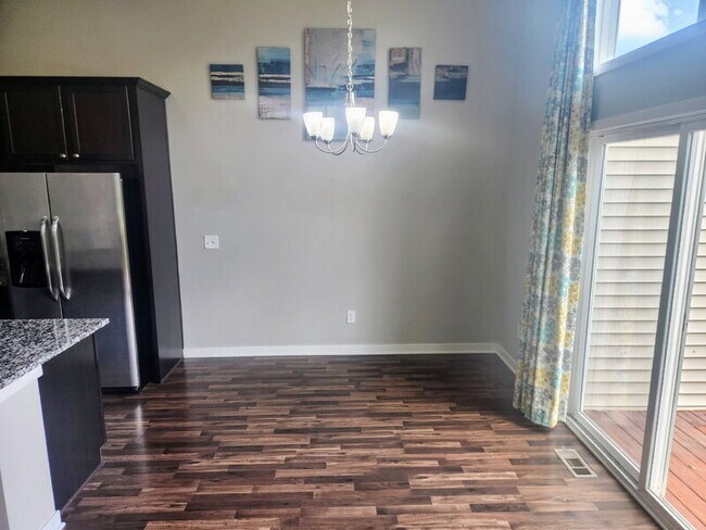 Building Photo - 7874 Cottonwood Ln