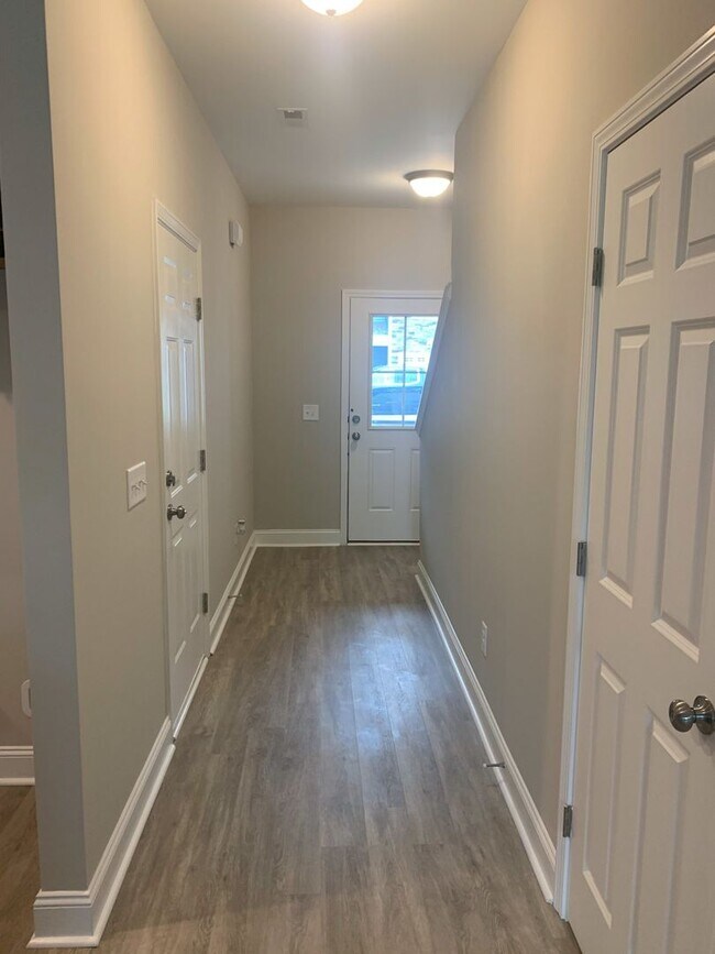 Building Photo - 212 N Stingray Ln