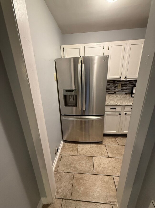 Building Photo - Charming 3BR Townhome in Greensboro