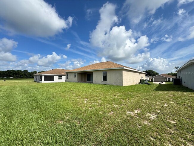 Building Photo - 4876 Summerfield Cir